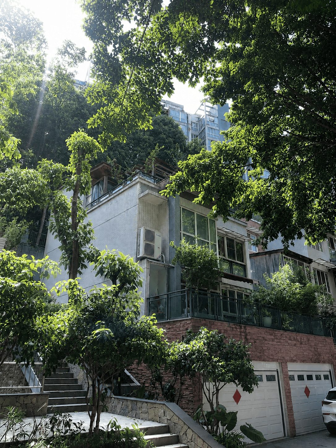 贺州岛居岁月从容升级：小小岛老别墅加装蒂升悦行款电梯